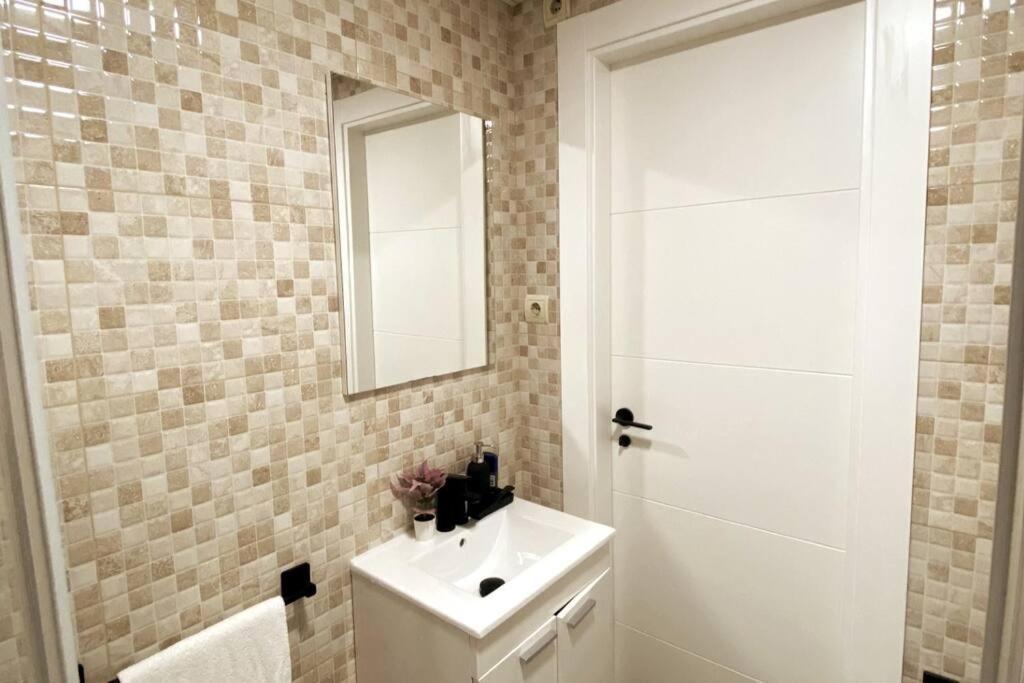 Apartamento La Ventana De Puerto Marina Benalmádena Exterior foto